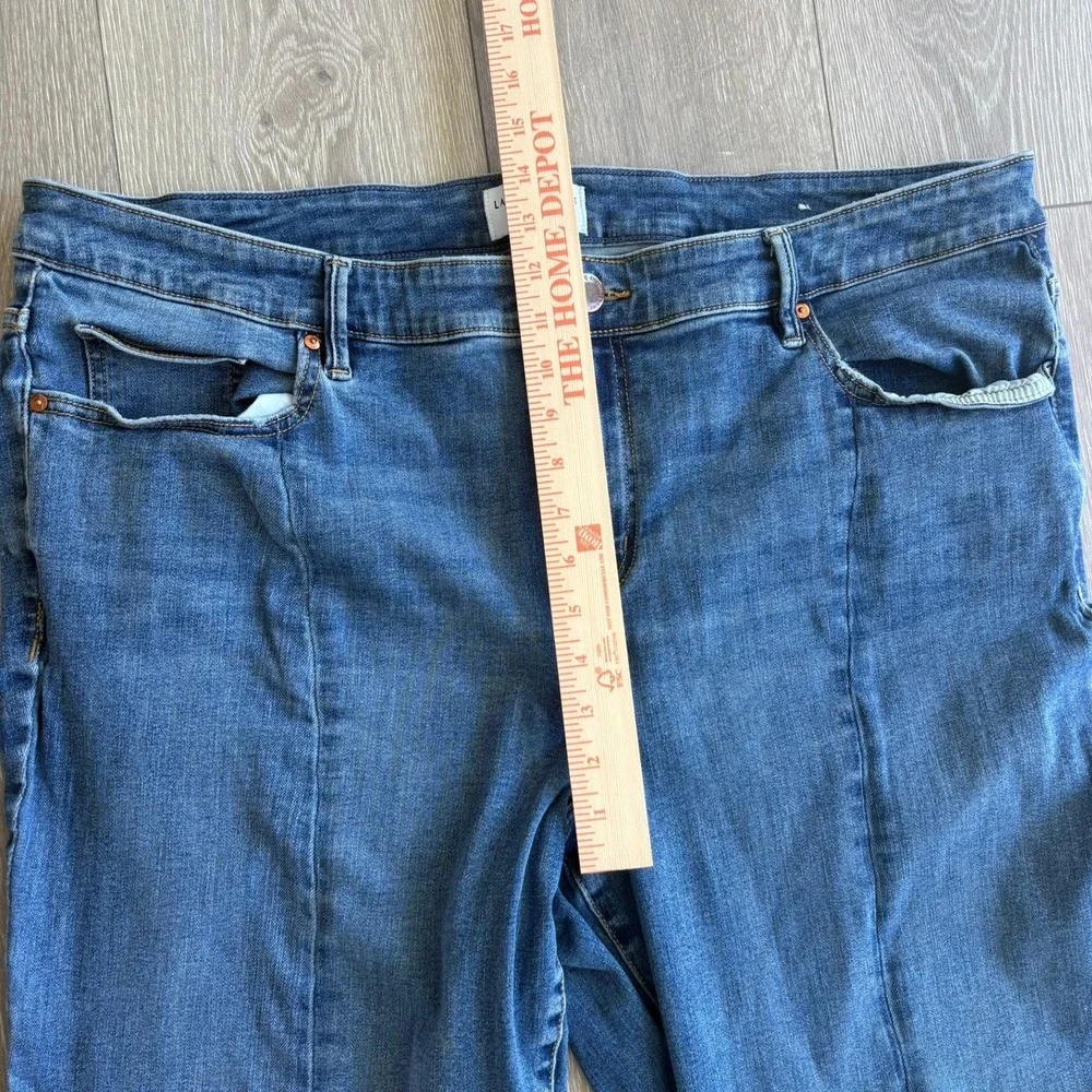 Lane Bryant Signature Fit Flare Jeans Blue Mid Rise Seam Front 22L Stretch Denim